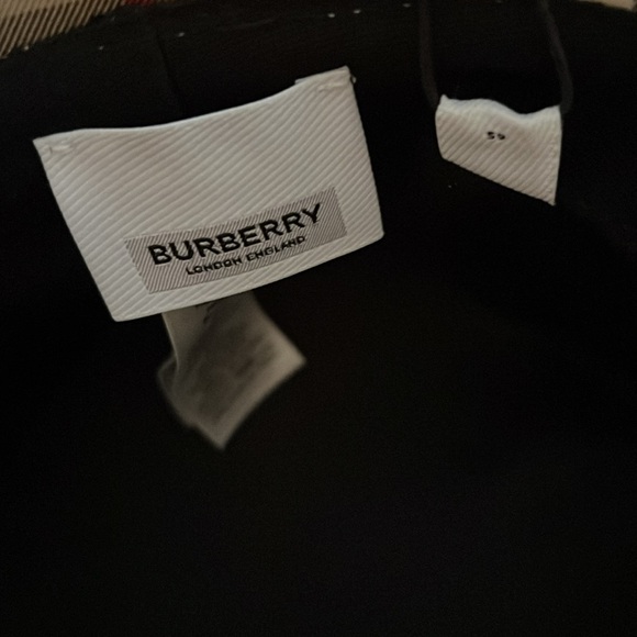 BNWT Ladies Burberry Bucket Hat - Picture 3 of 4